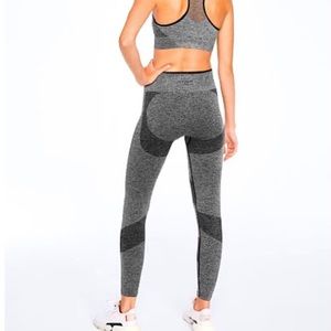 VS Pink Seamless Workout Leggings